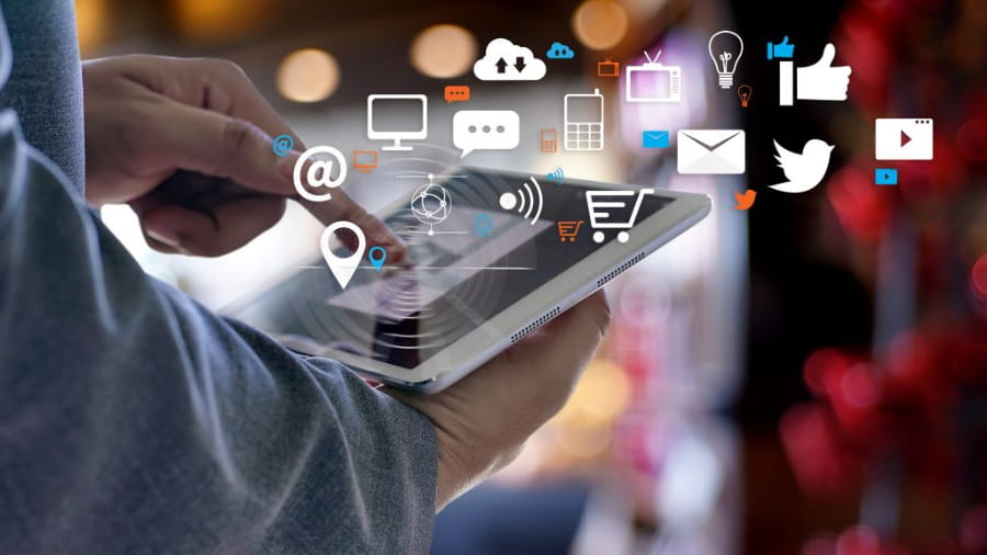 Do Social Media Businesses in UAE Require an E-trade License