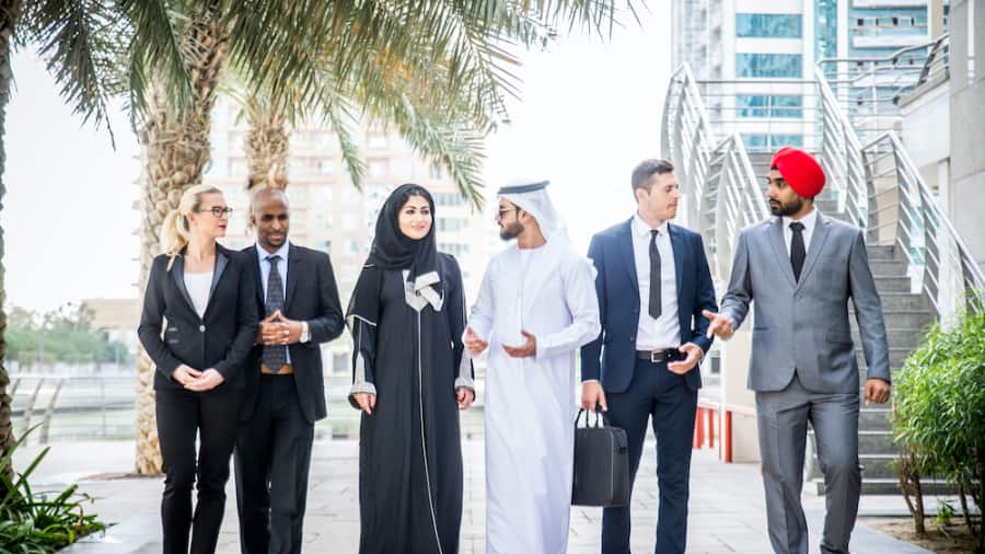 Start Your Cosmetics Business in Dubai with Experts