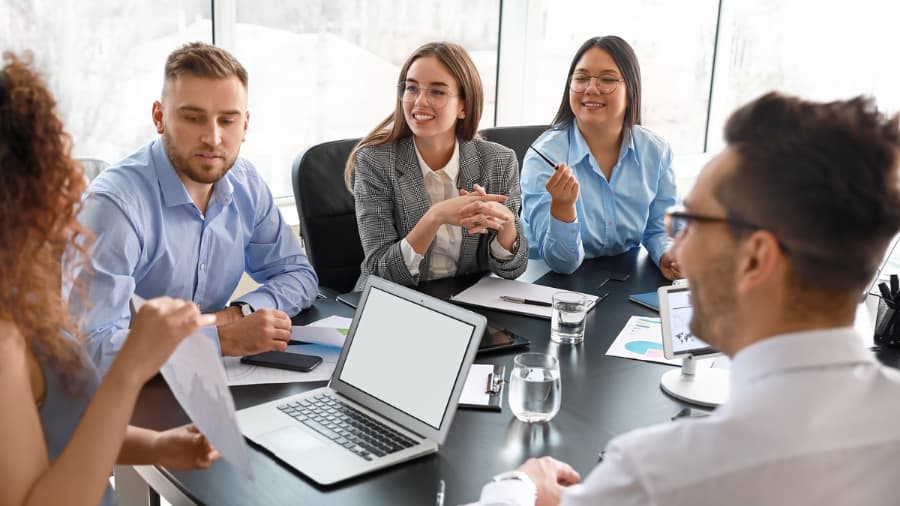 Steps to Make Your Business Plans Strategies in UAE